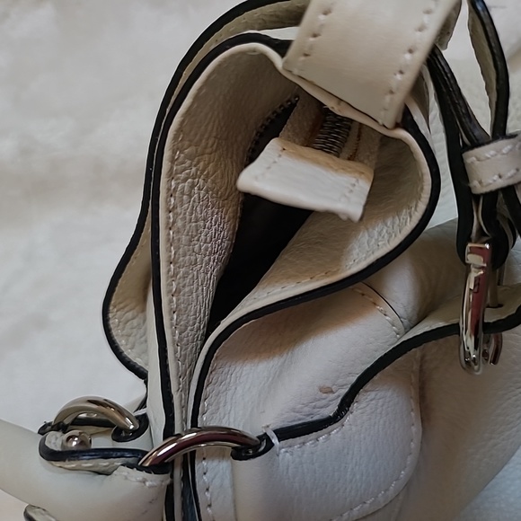 🌟CLEARANCE🌟Salvatore Ferragamo bag - Picture 10 of 16